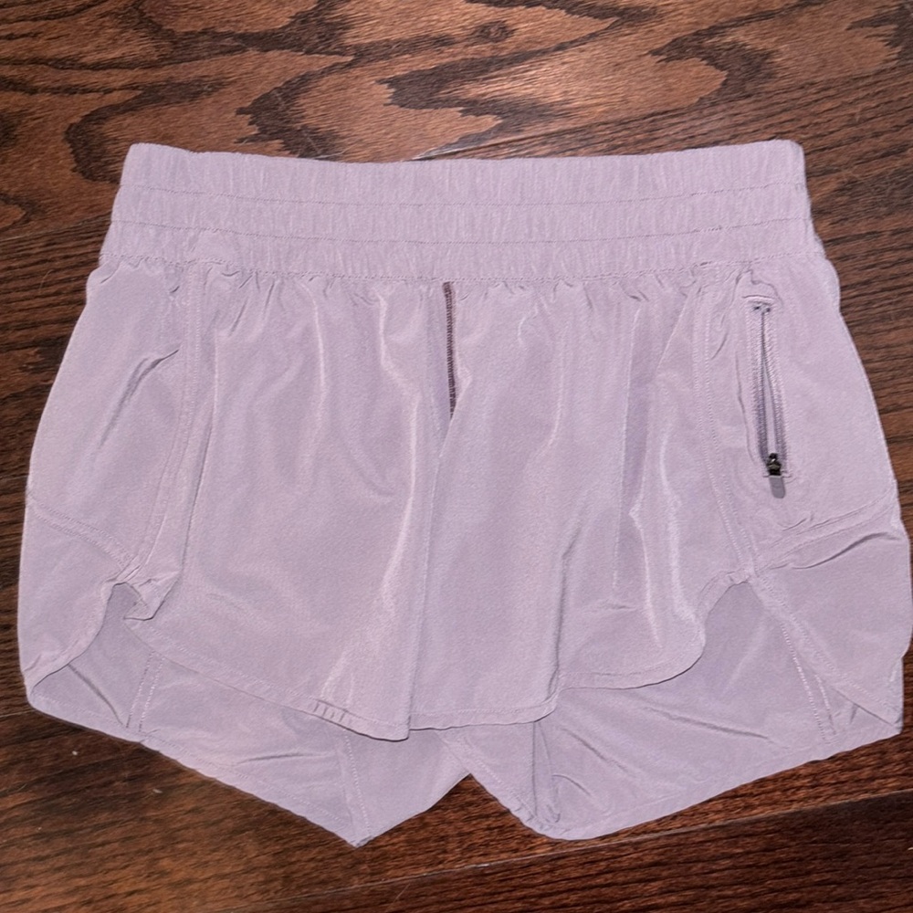 Lulu Lemon Hotty Hot Low Rise Lined Shorts 4”
